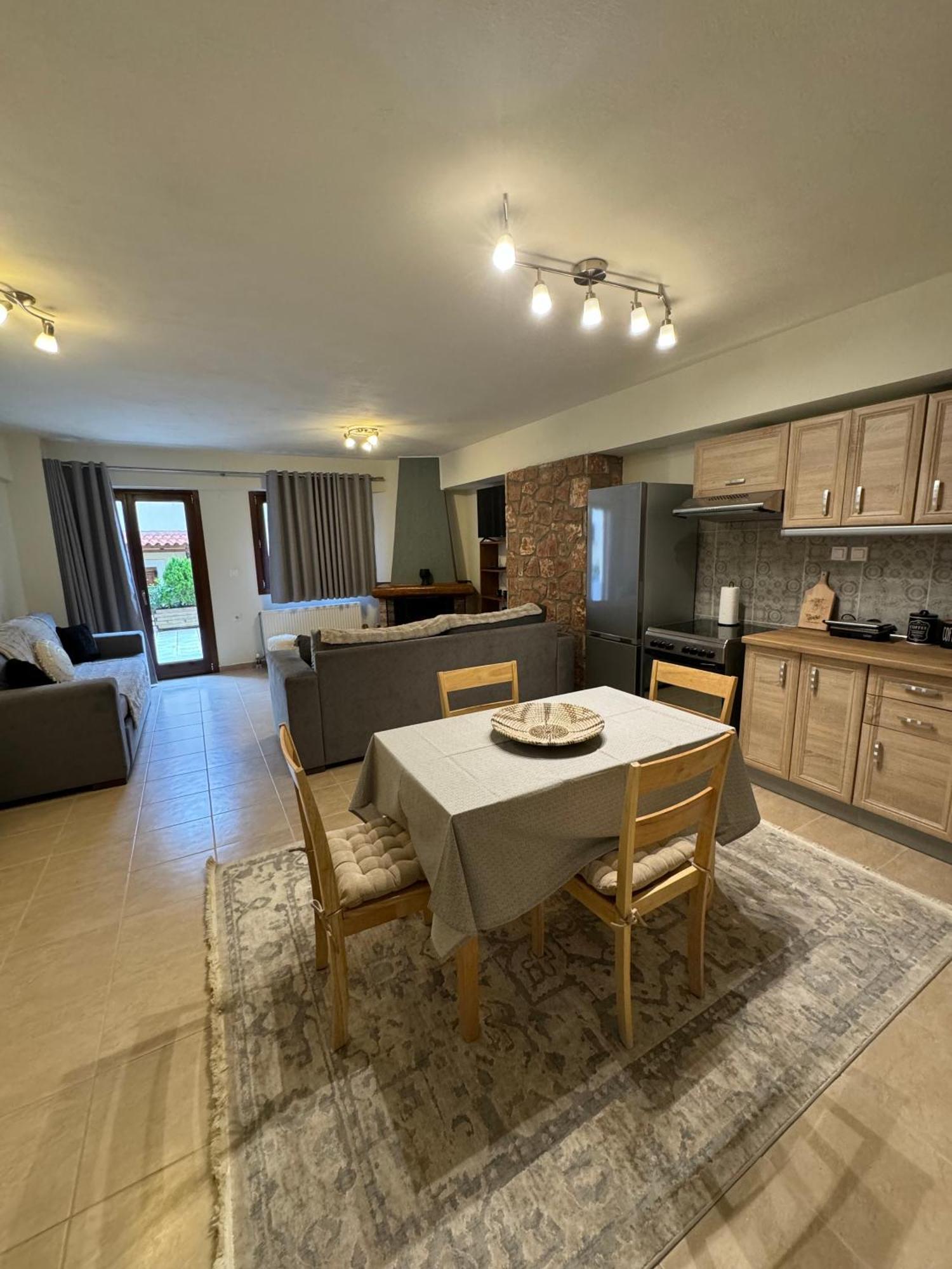 Appartement Ζέφη à Arachova Extérieur photo